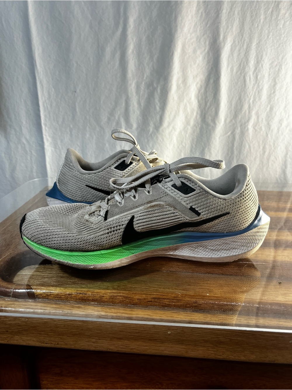 Nike Light Gray Mesh Running Shoes pegasus 40 men’s  size 8, Green/Blue Midsole - Picture 12 of 12